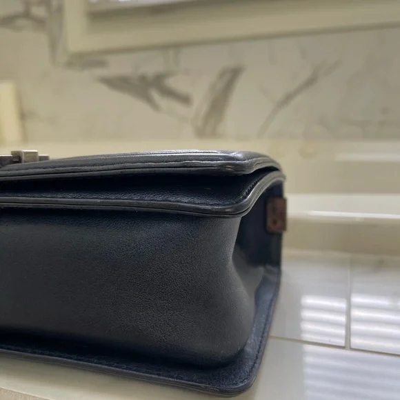 Chanel boy bag medium. - Picture 5 of 13